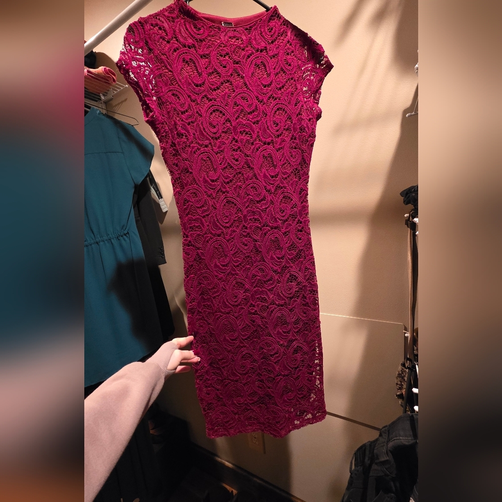 Elegant Lace Dress in Burgundy